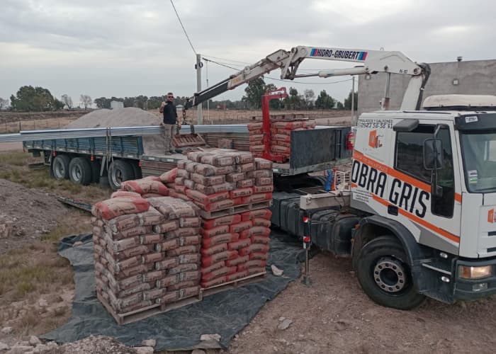 camion y cemento 700 x 500 comp